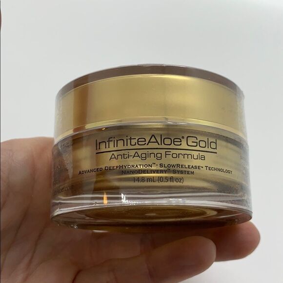 NWT InfiniteAloe Skincare Gift Set - Picture 13 of 16